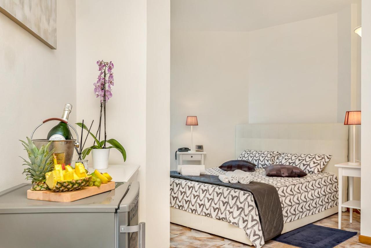 Hotel La Pietra Restaurant Fosdinovo Εξωτερικό φωτογραφία