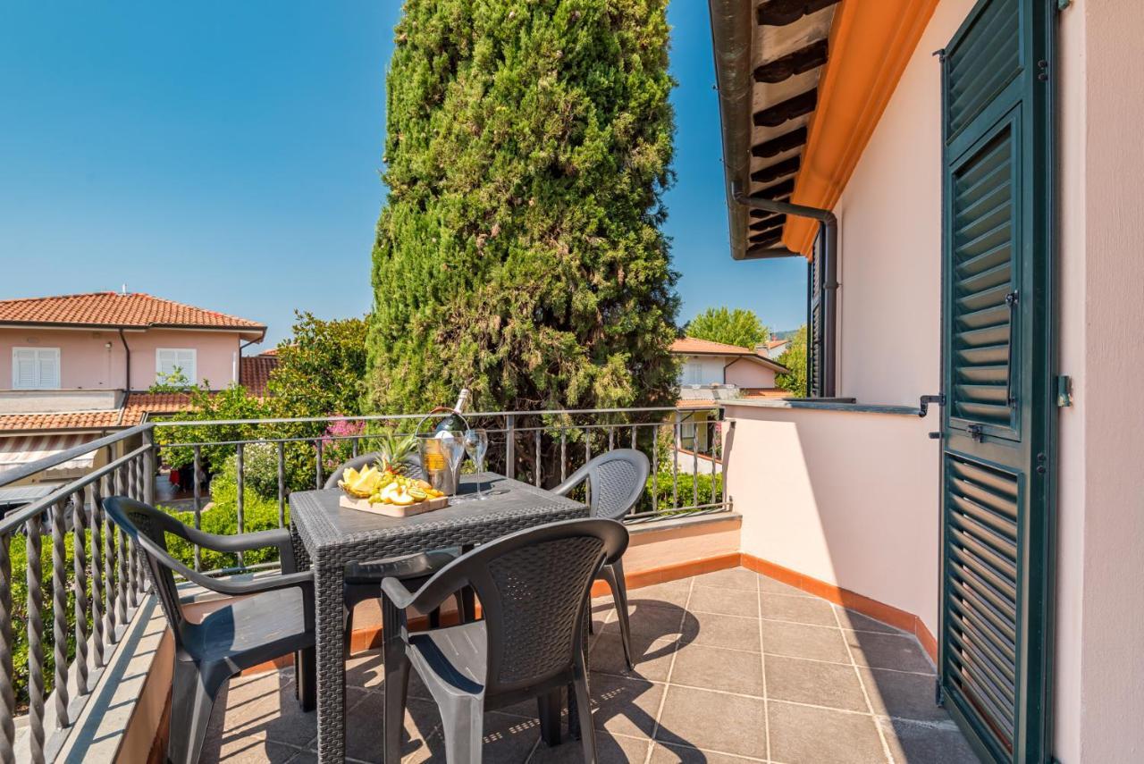 Hotel La Pietra Restaurant Fosdinovo Εξωτερικό φωτογραφία
